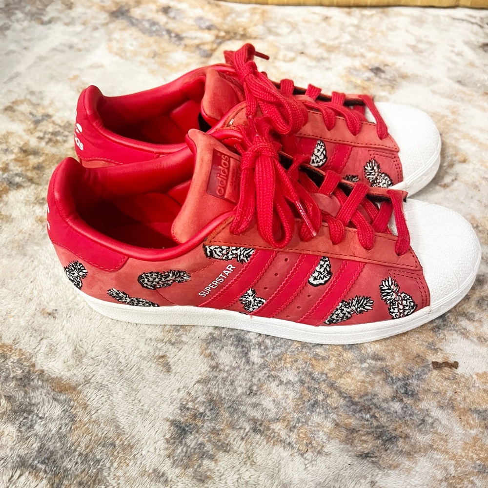 Farm Rio x Adidas Red Superstar Pineapple 6.5 - Picture 7 of 9